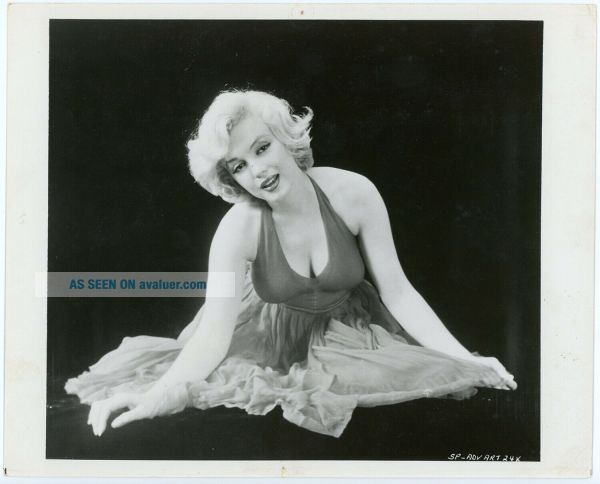 Alluring Blonde Bombshell Marilyn Monroe The Prince & The Showgirl Photograph